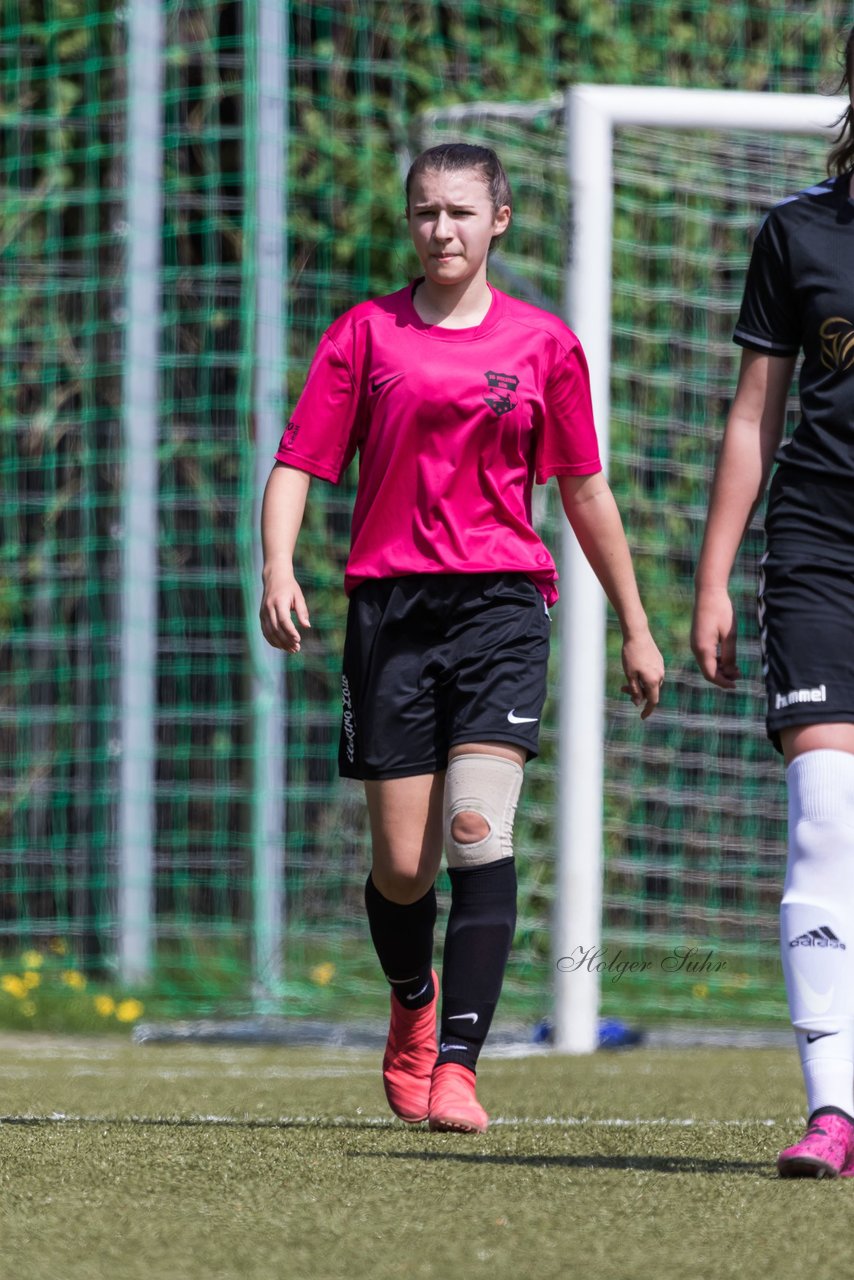 Bild 67 - B-Juniorinnen Pokalfinale SV Henstedt Ulzburg - SG Holstein Sued : 2:0